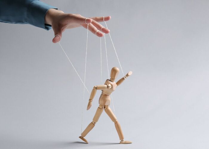 Gaslighting e manipolazione emotiva: come riconoscerli e proteggersi