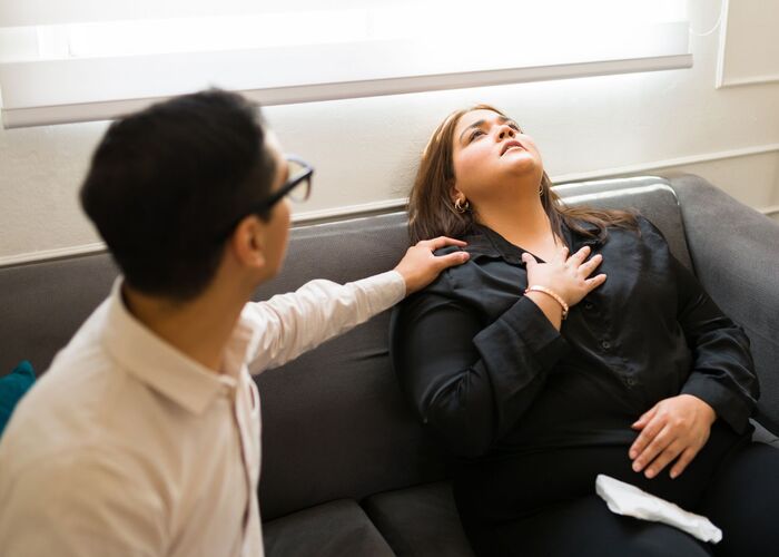 Attacchi di panico: capire il falso allarme del corpo per uscire dal circolo della paura